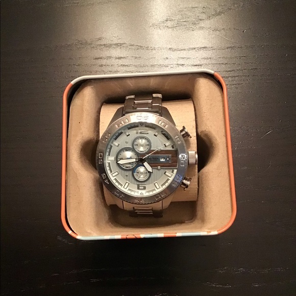 Fossil Quartz Watch - Picture 1 of 8